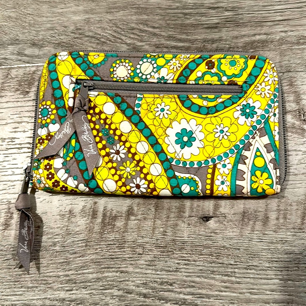 Gray Vera Bradley Wallet